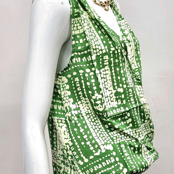 $50 - Velvet by Graham & Spencer Zita
Green and White Blouse size M - Picture 5 of 5